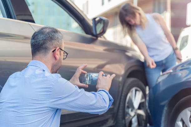 Professional Full Coverage Car Insurance technician working in Pahokee, FL